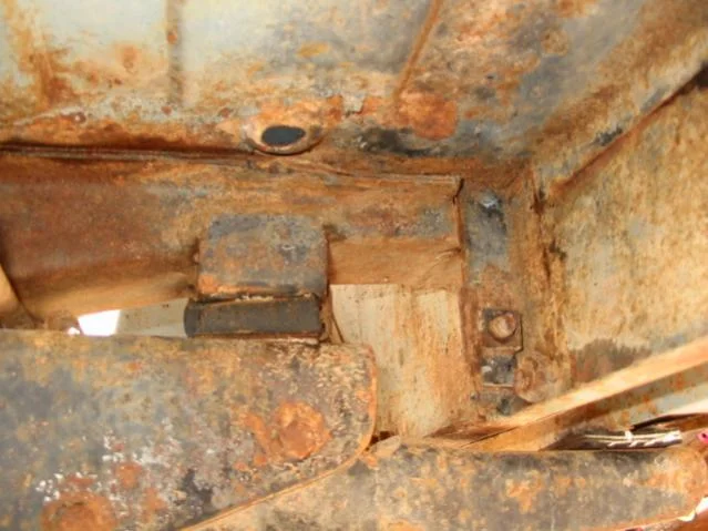pass side floorboard underneath.webp