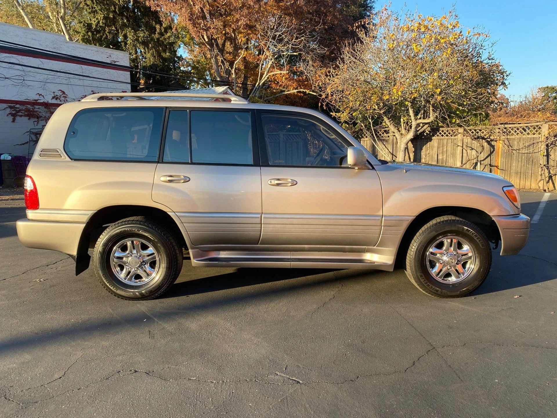 Passanger Side profile LX470.webp