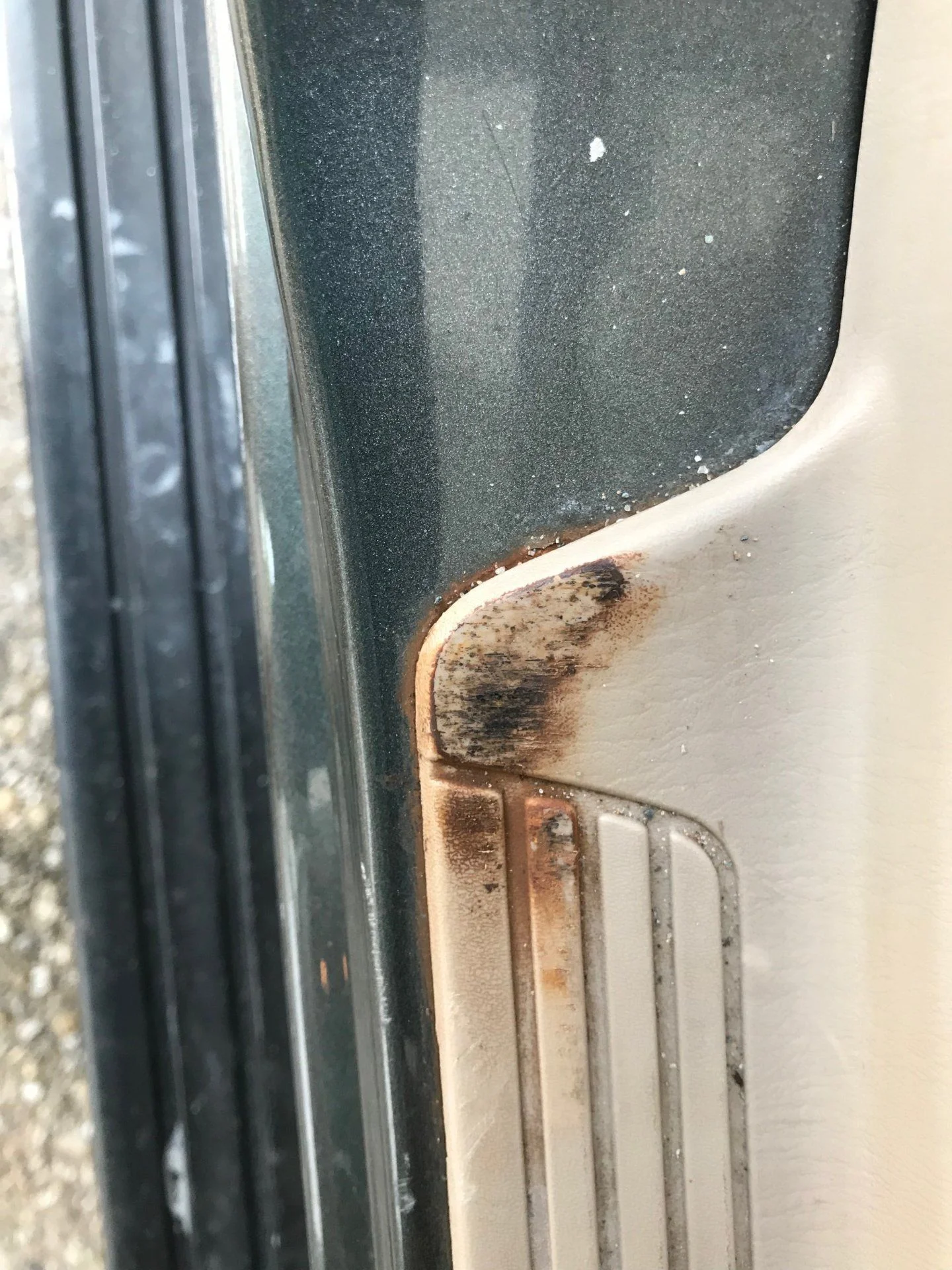 Rust at Windshield | IH8MUD.com Forum | Toyota, Lexus & Off-Road ...