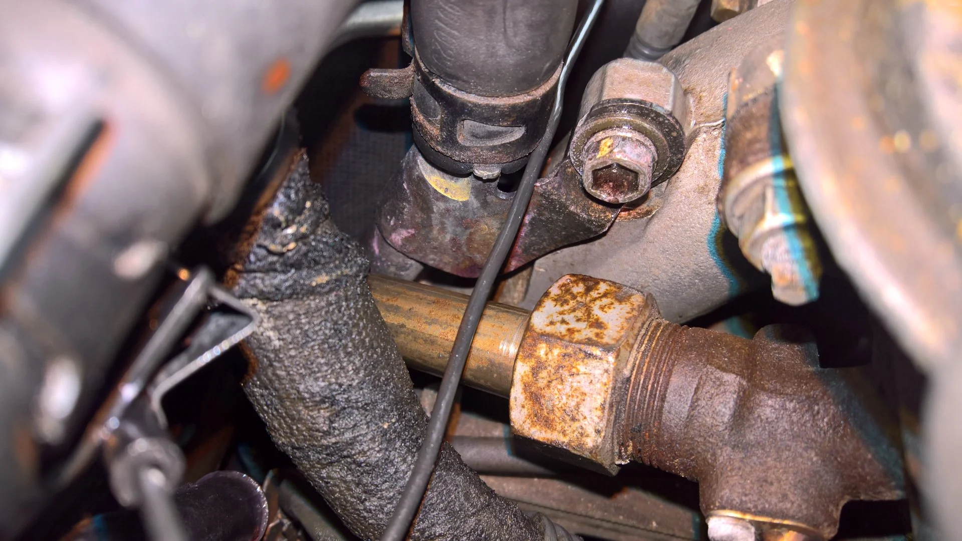 PHH pipe top bolt.jpg