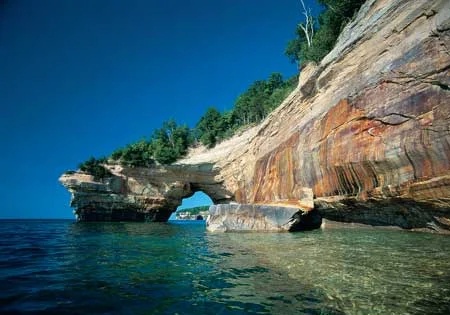 pictured-rocks-1.webp