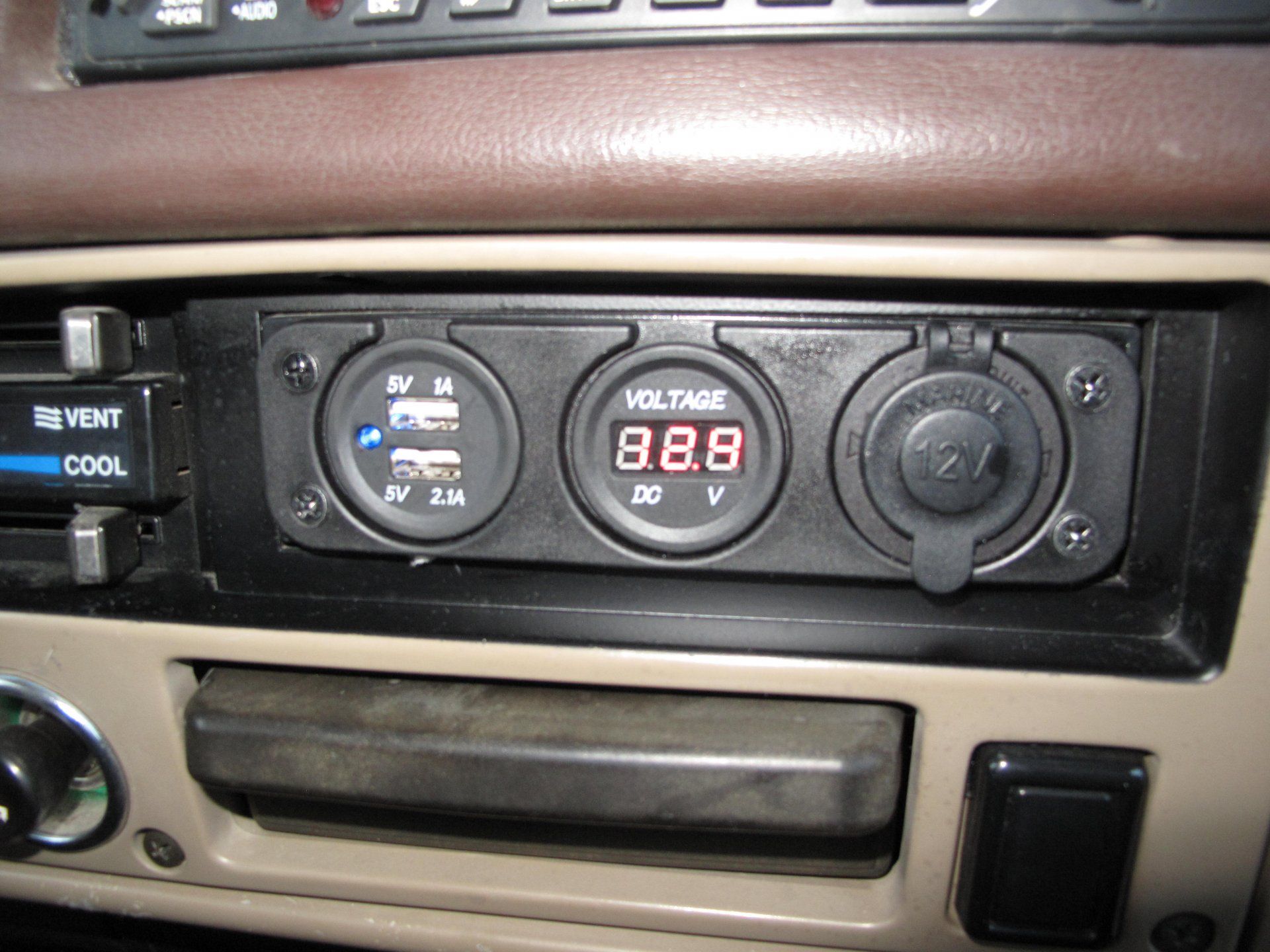 Power port install 001.JPG