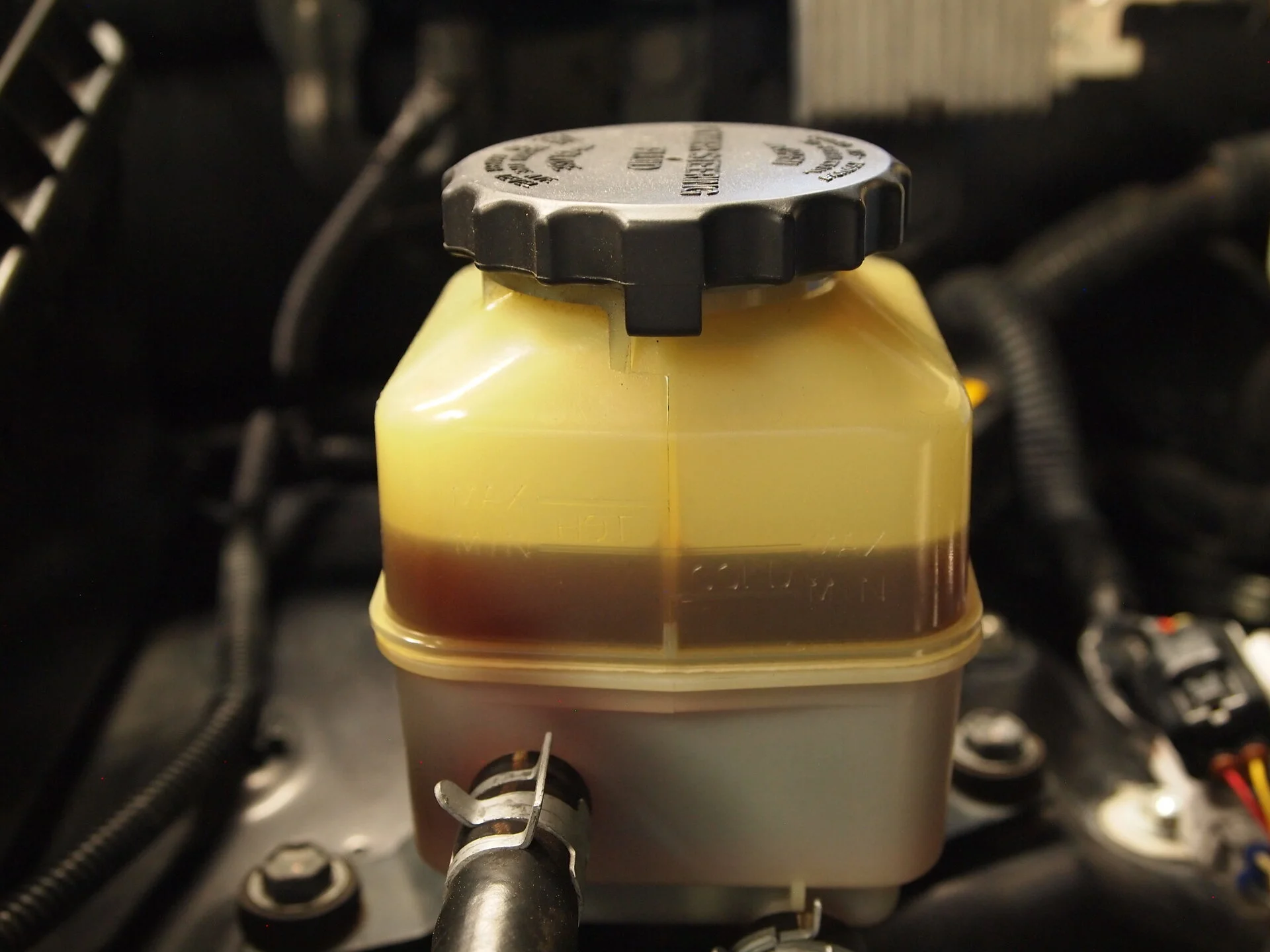 Power steering reservoir 5-22-17 (2).JPG