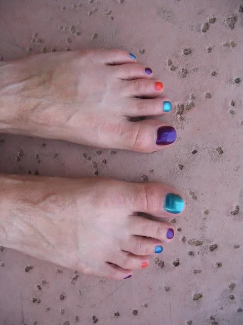 prettytoes.jpg