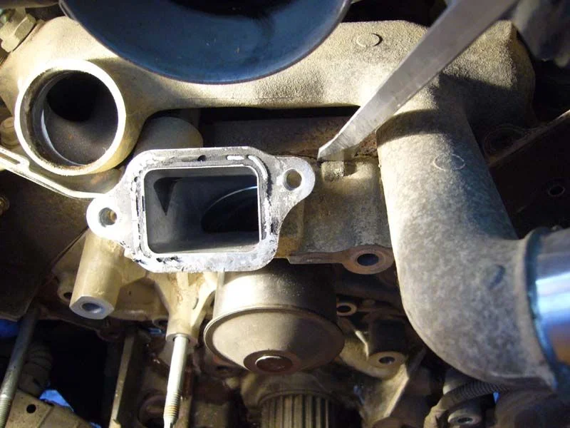 Prying the water pump off pic.webp