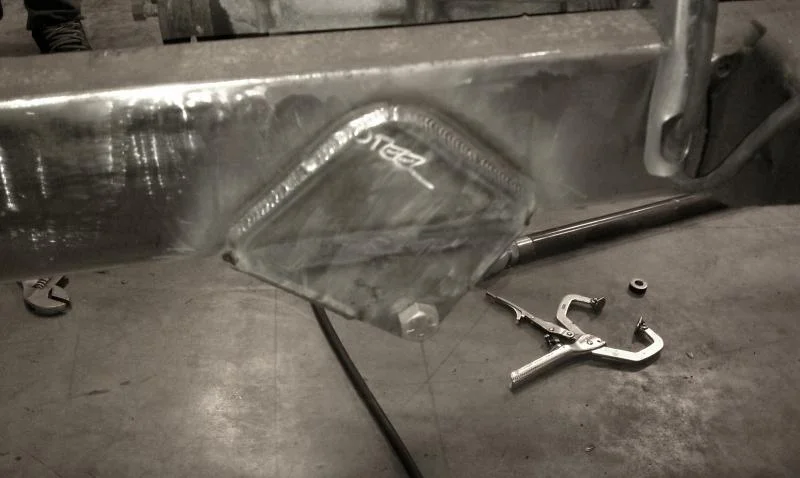 PS link mount on frame fully welded outside.webp