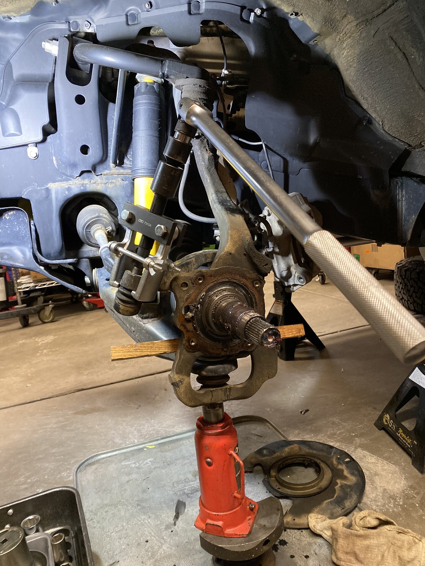 Puller TRE OTC 7310A 27mm socket hub off.jpeg