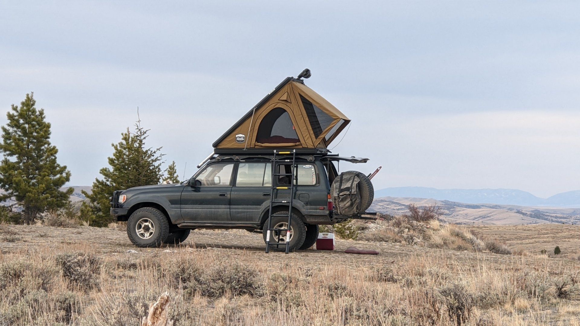 Mt. Hood Aluminum Hardshell Rooftop Tent: Double-Channel