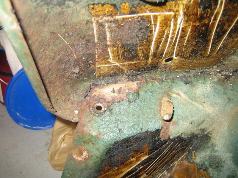 r fender skirt rust 1-2.webp