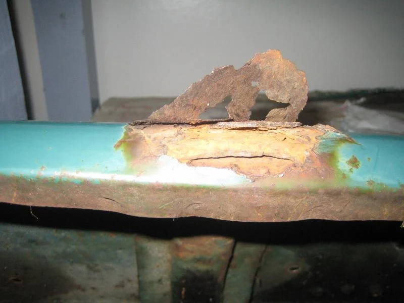 r outer fender rust 2.webp