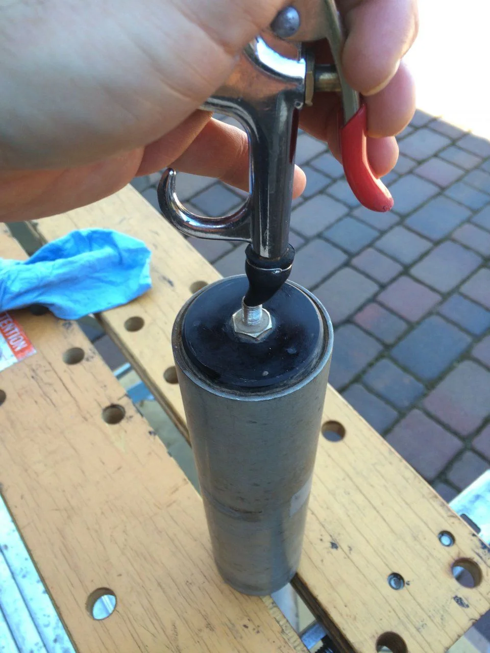 Radflo OVH11, remote cap removal air gun.webp