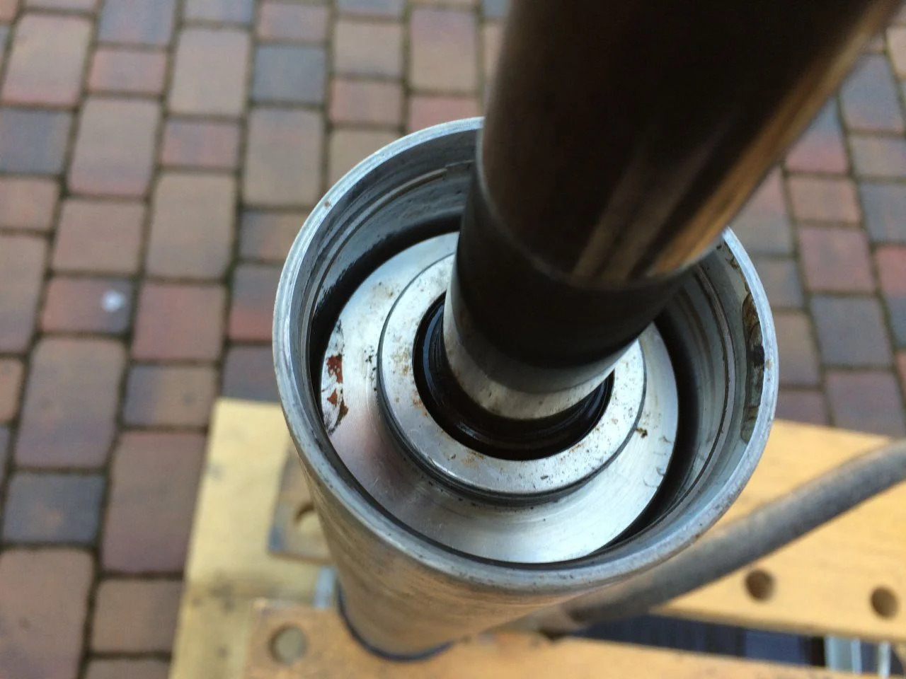 Radflo OVH16, main shock cap depressed.webp
