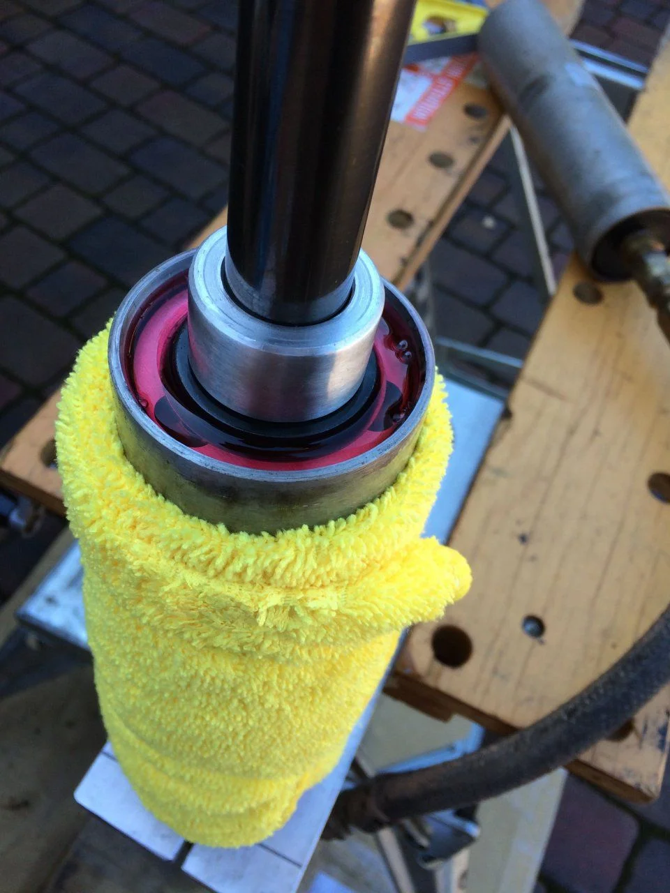 Radflo OVH29, piston shaft insert bleed.webp