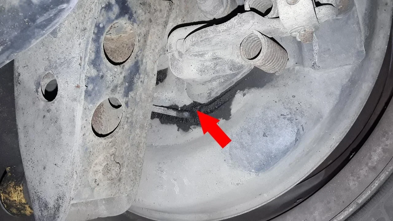 Rear axle leak.webp
