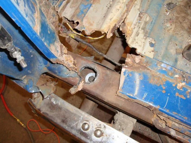 Rear body mount.webp