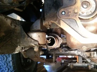 rear-engine-mount-bracket-lr-installed.webp