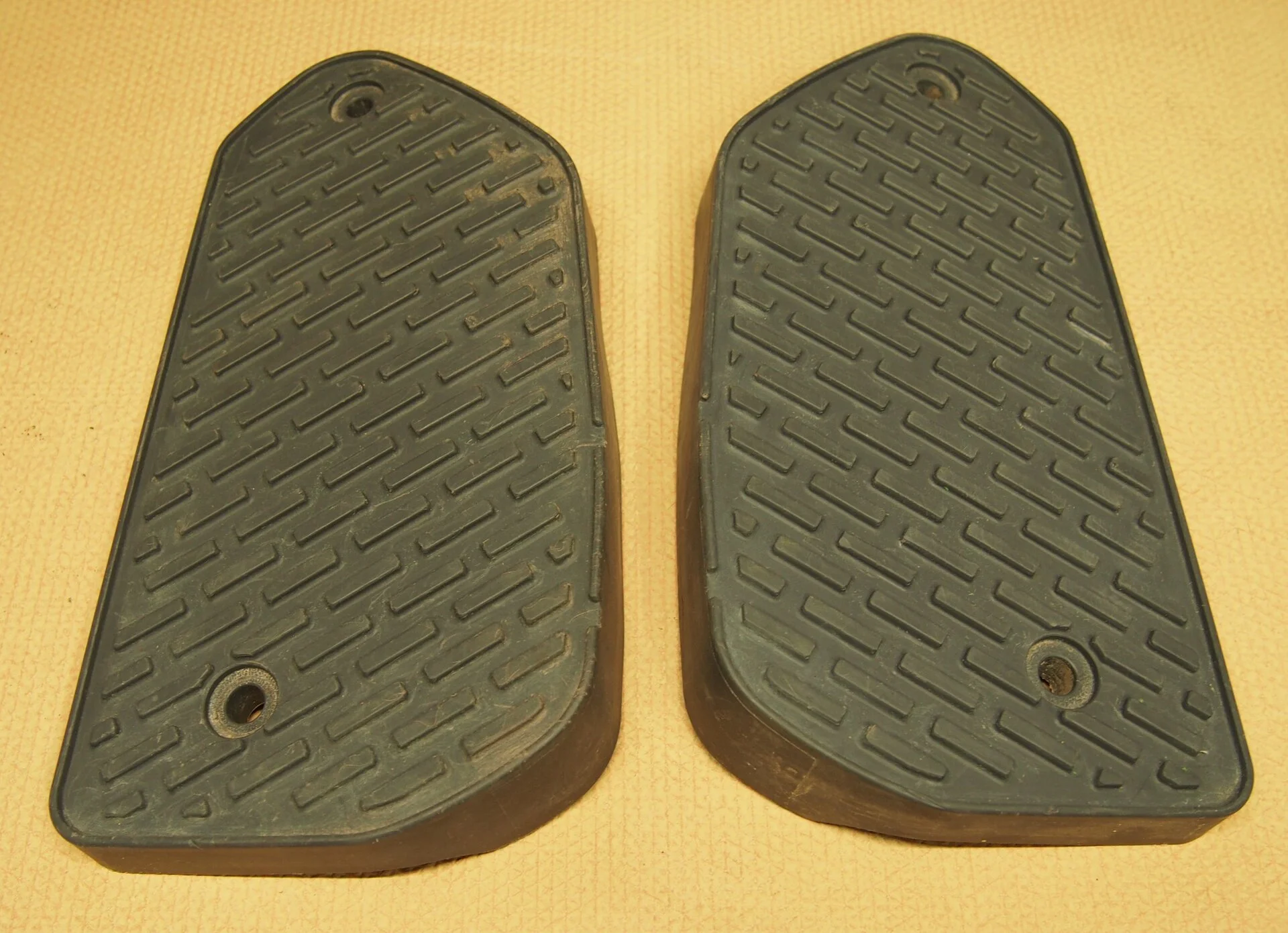 Rear pads 1.JPG