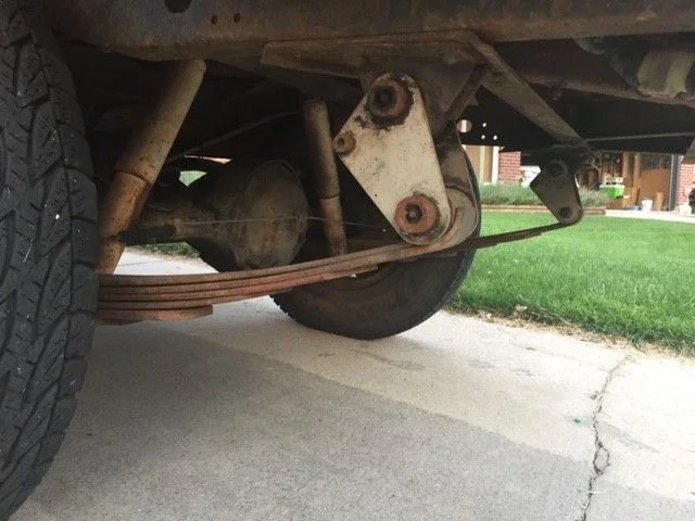 rear sprign & shackle.webp