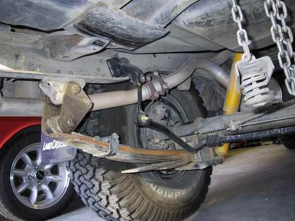 rear sway bar 02 small.webp
