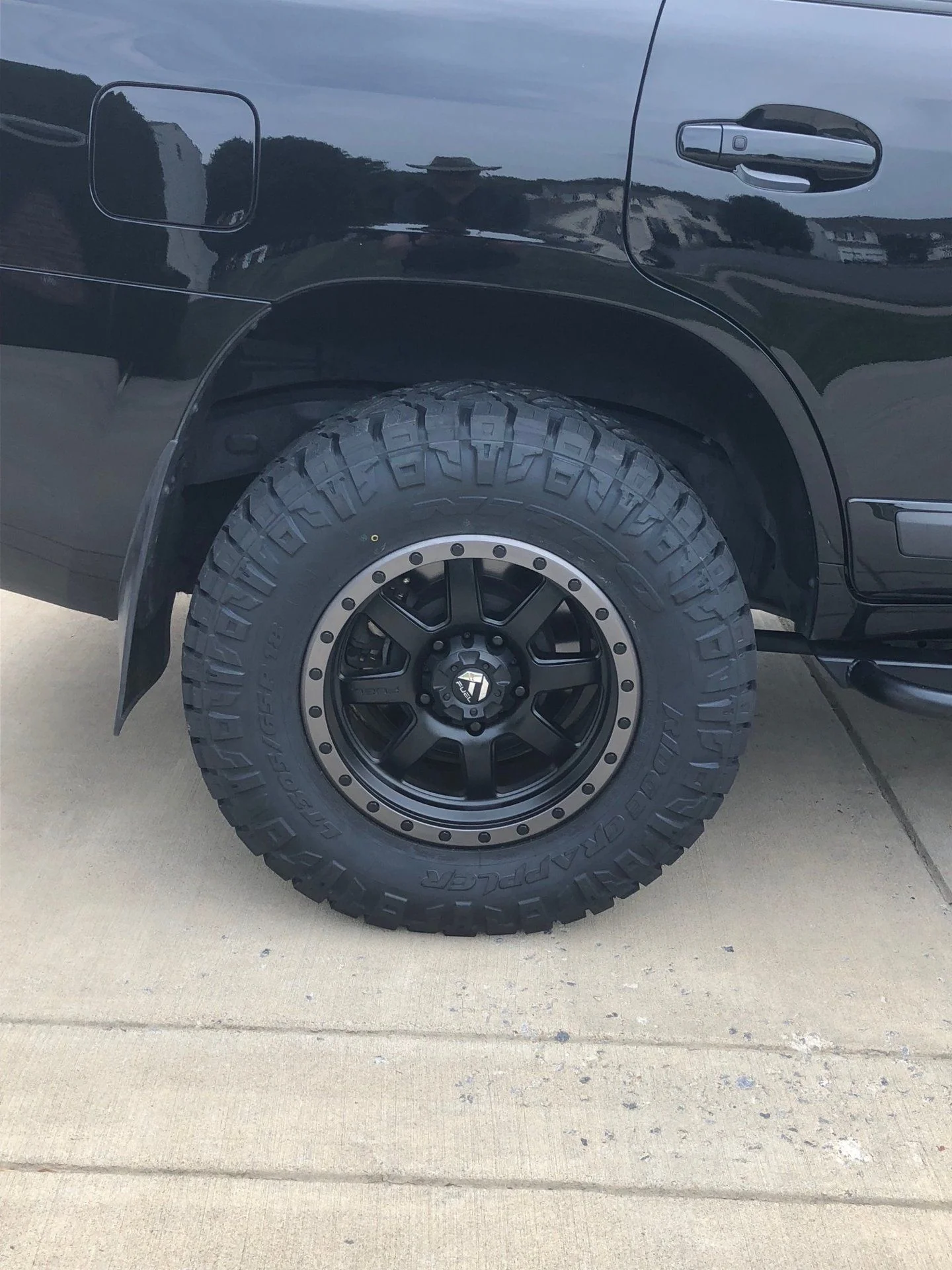 Rear tire 305's.webp