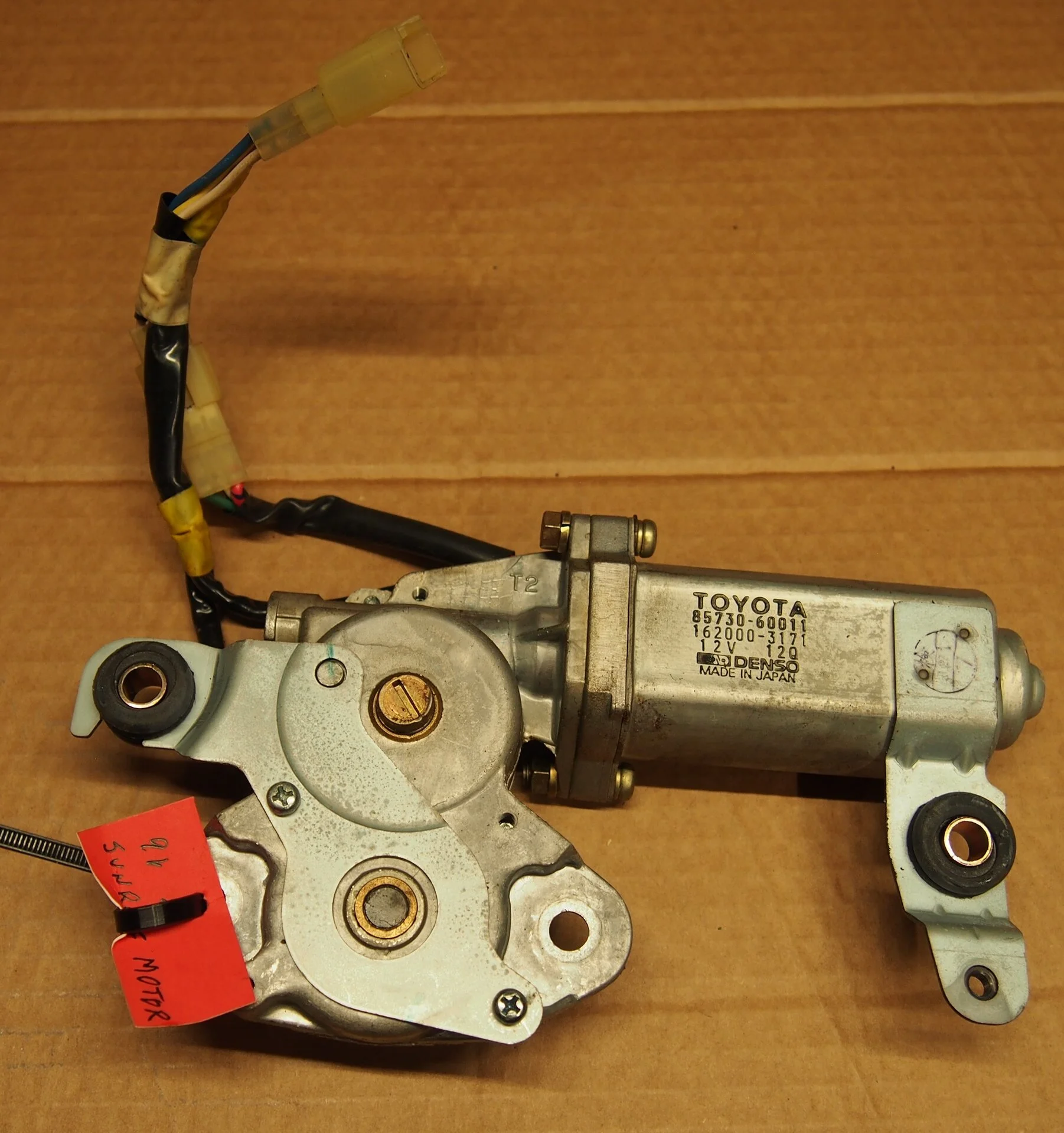 Rear wiper motor.JPG