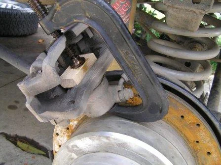 rear_caliper compression.webp