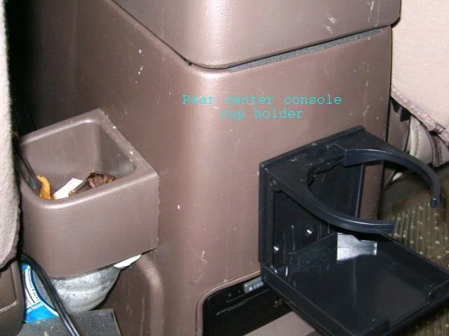 rear_cupholder.webp