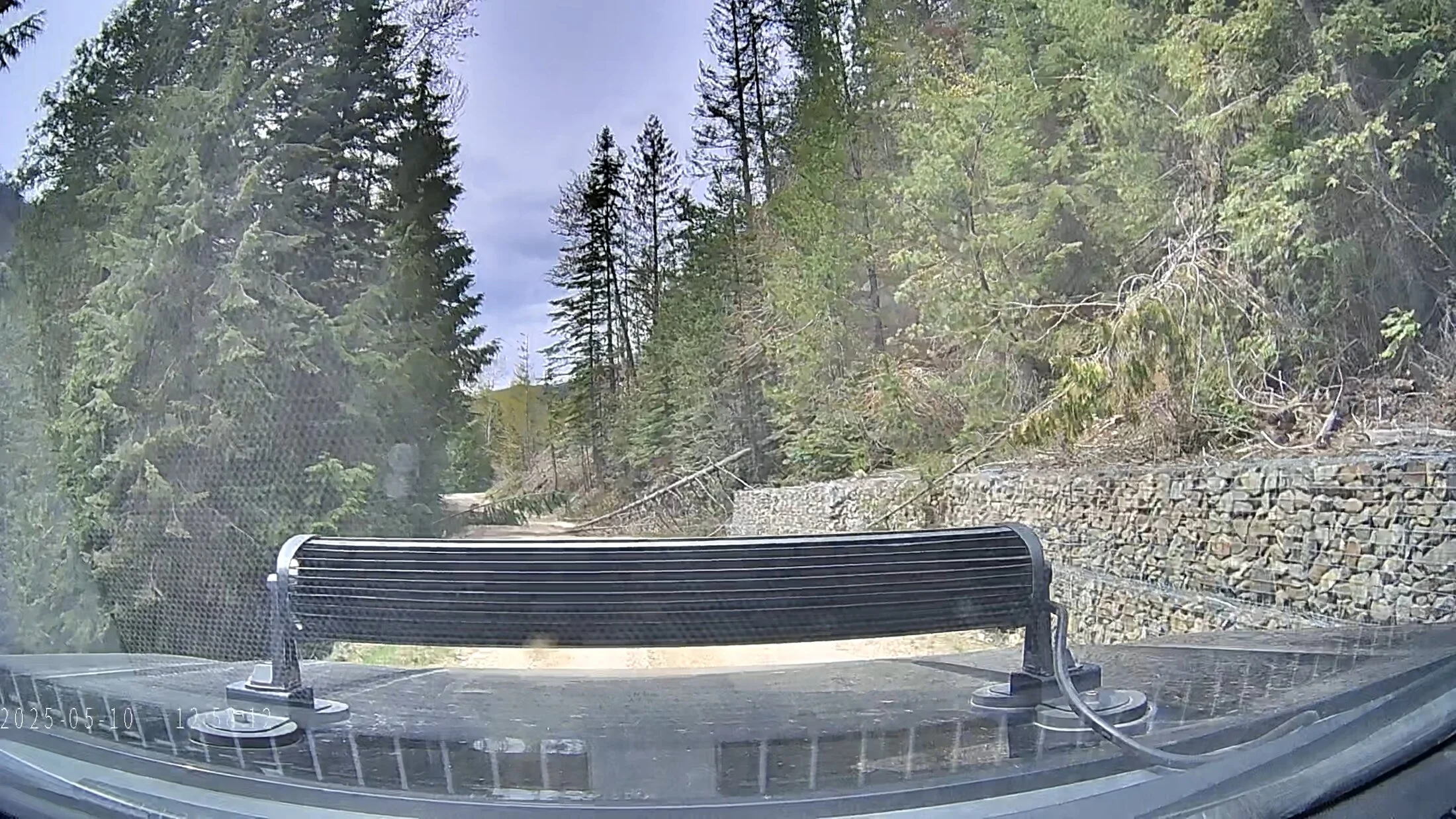 REC20250510-125640-7735.mp4_snapshot_01.32_[2025.05.10_22.23.35].jpg