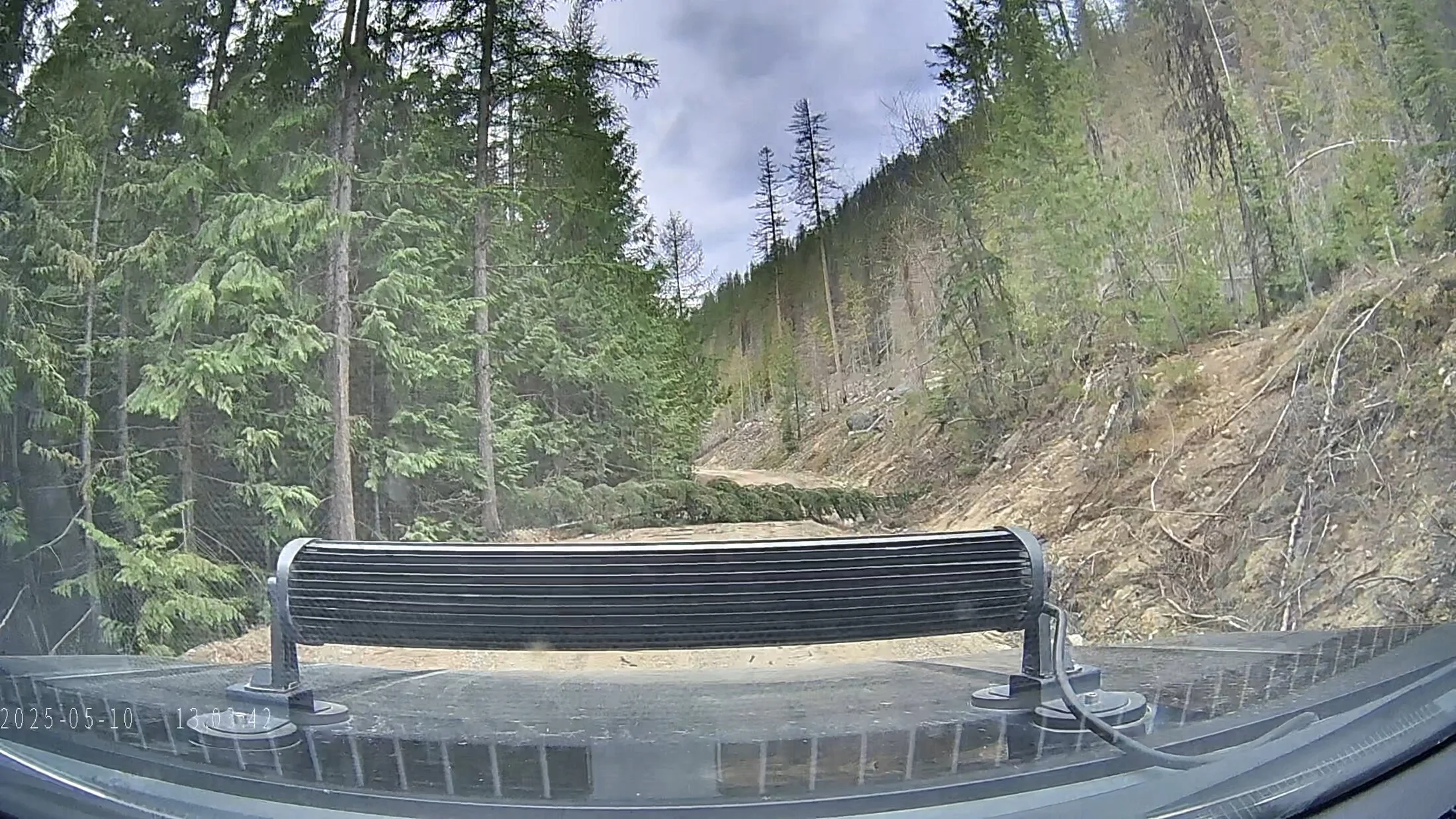 REC20250510-130240-7738.mp4_snapshot_01.02_[2025.05.10_22.29.46].jpg