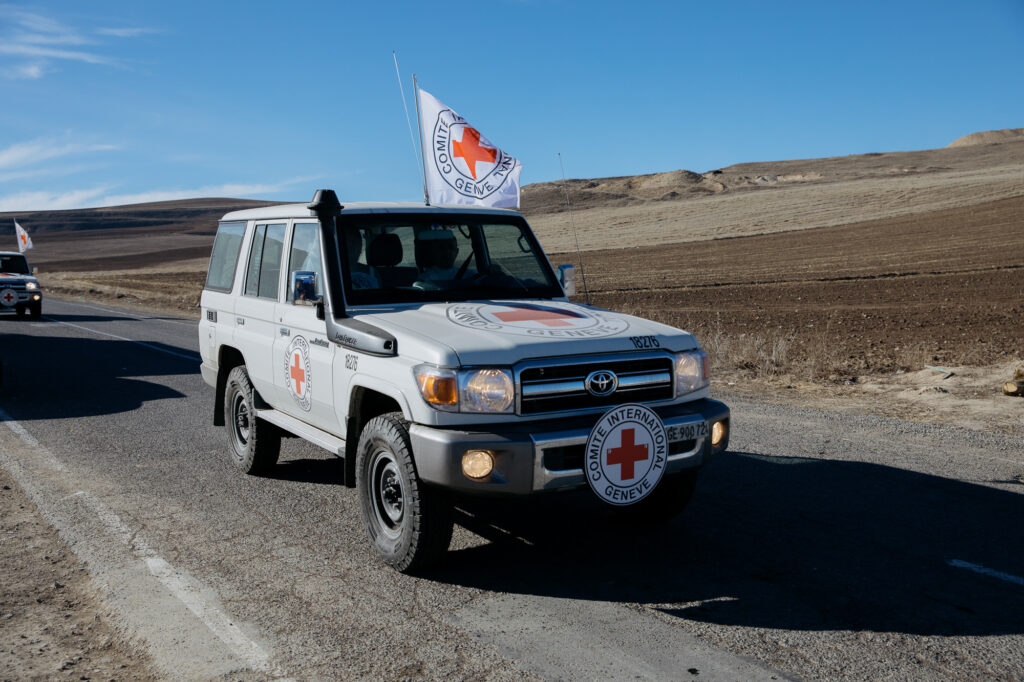 Red-cross-car-Goris-130123-68-1024x682.jpeg