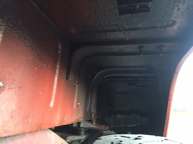 Red - inner passnger fender 2.webp