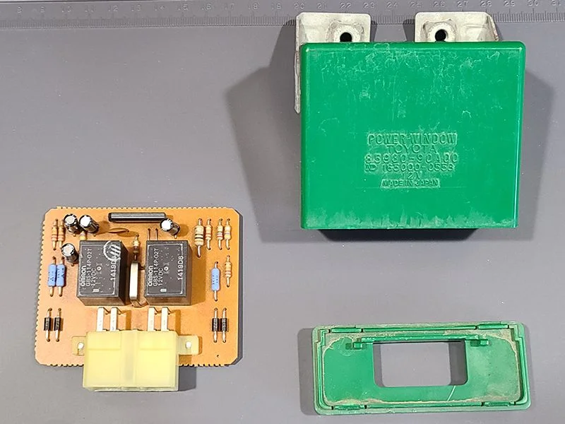 Relay Box 03.jpg