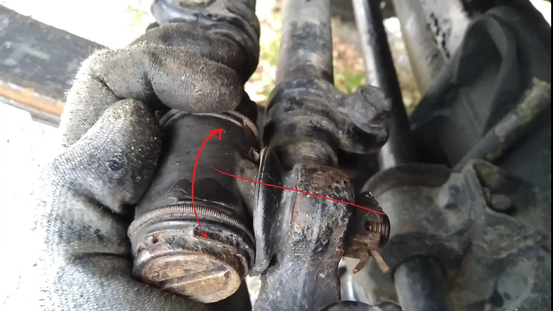 relay rod end play.webp