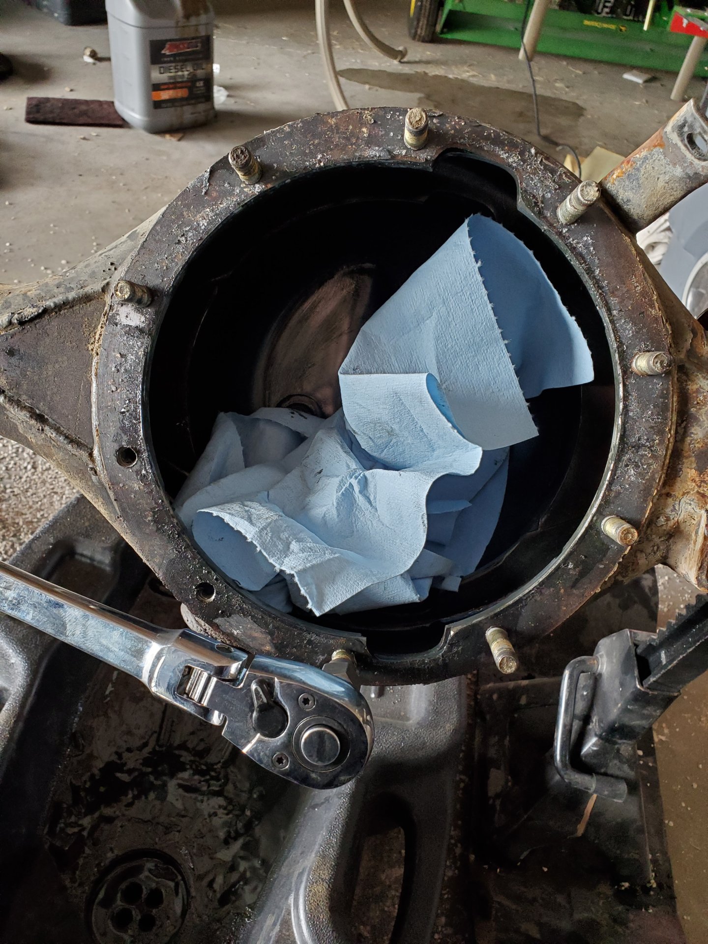 REMOVING DIFFERENTIAL STUDS.jpg