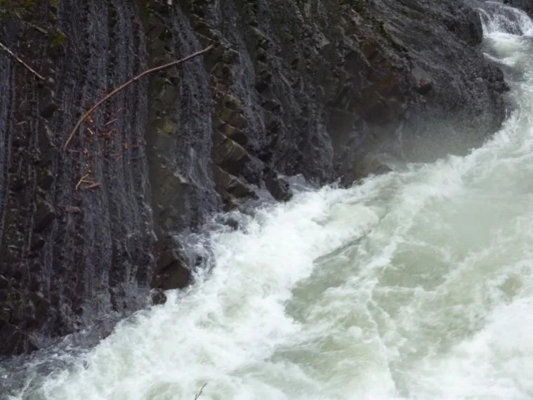 resize-river.webp