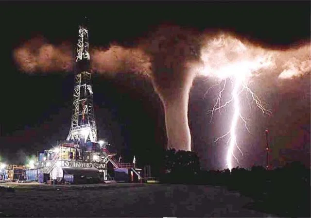 rig with tornado_jpeg.webp