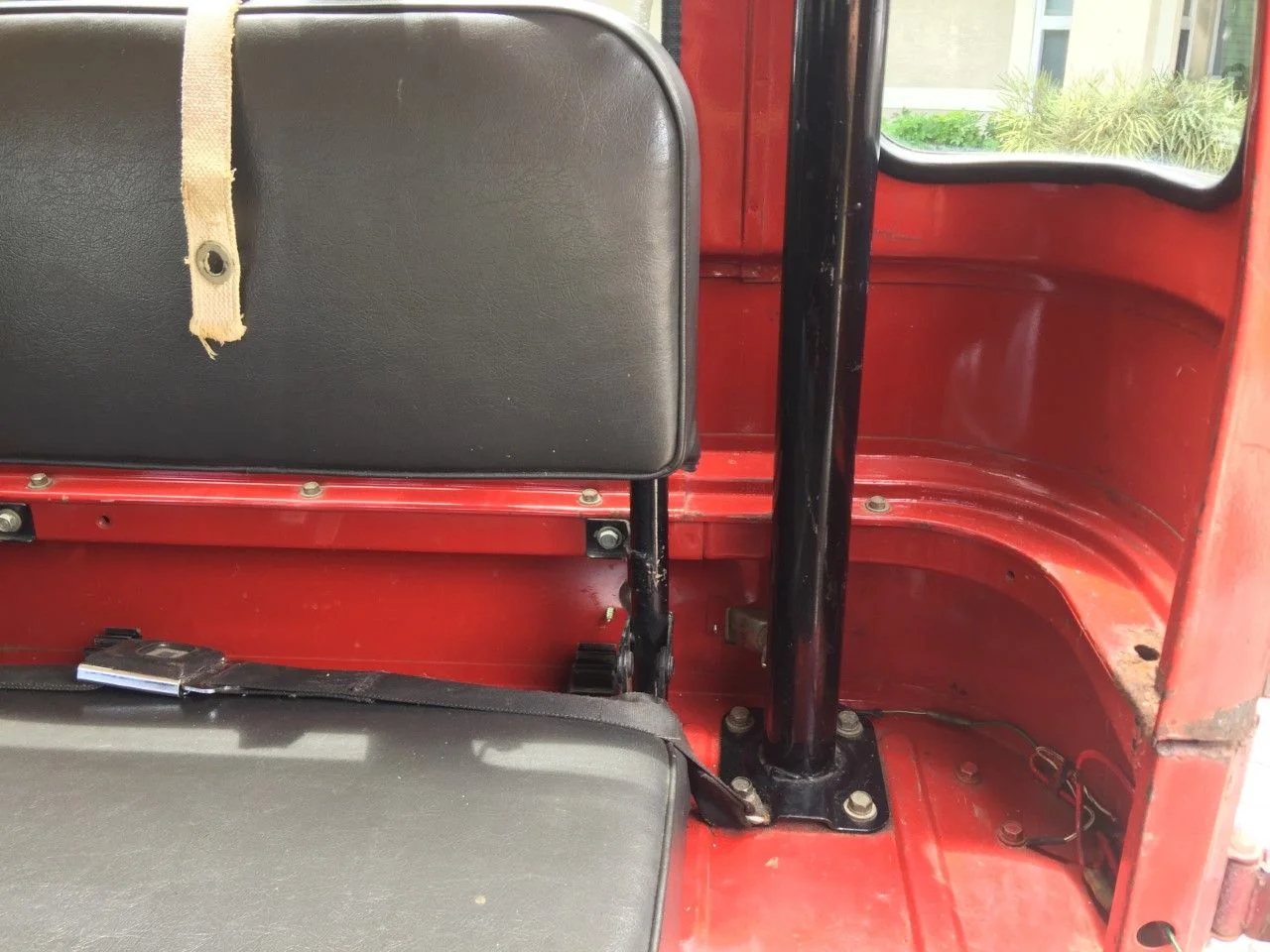 Right side jump seat 2.webp