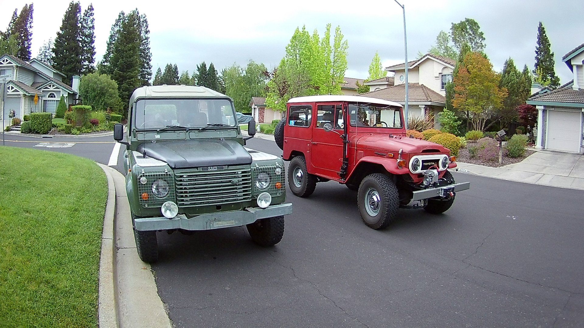 rover_and_cruiser.jpg