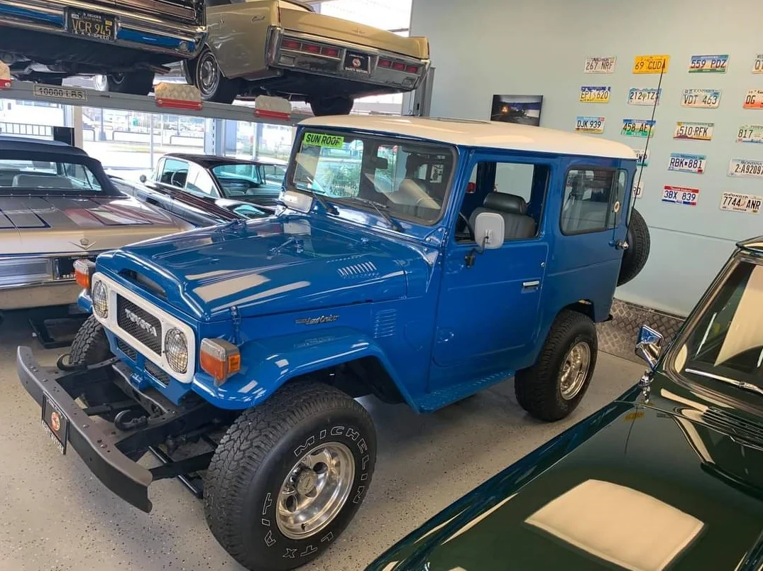 Royal Blue T-452 FJ40 - 03.jpg