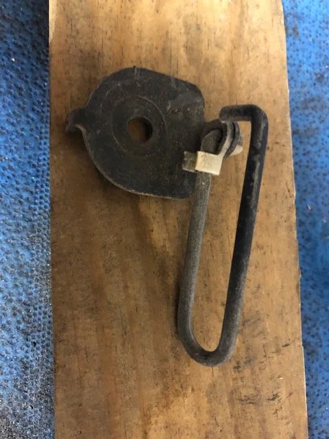 seat belt clip 1.webp