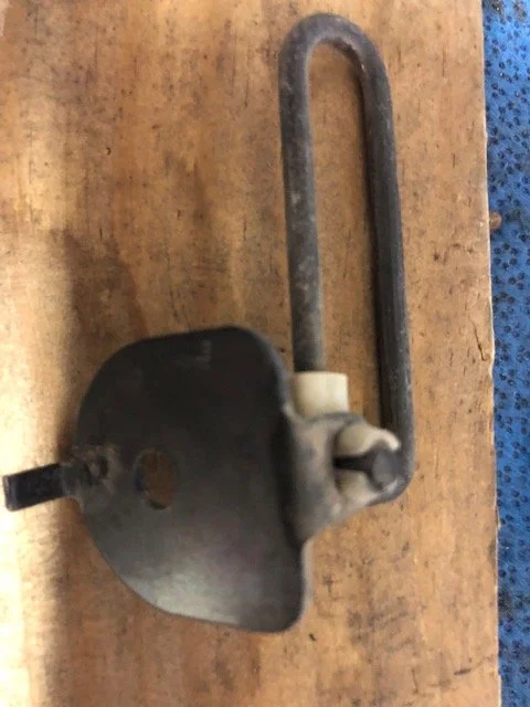 seat belt clip 2.webp