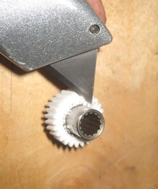 seat_gear_17_deburr.webp