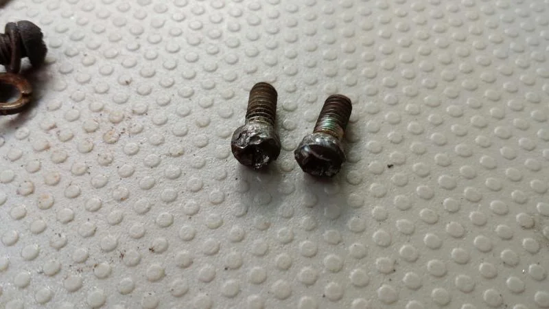 Sending Unit Bolts.webp