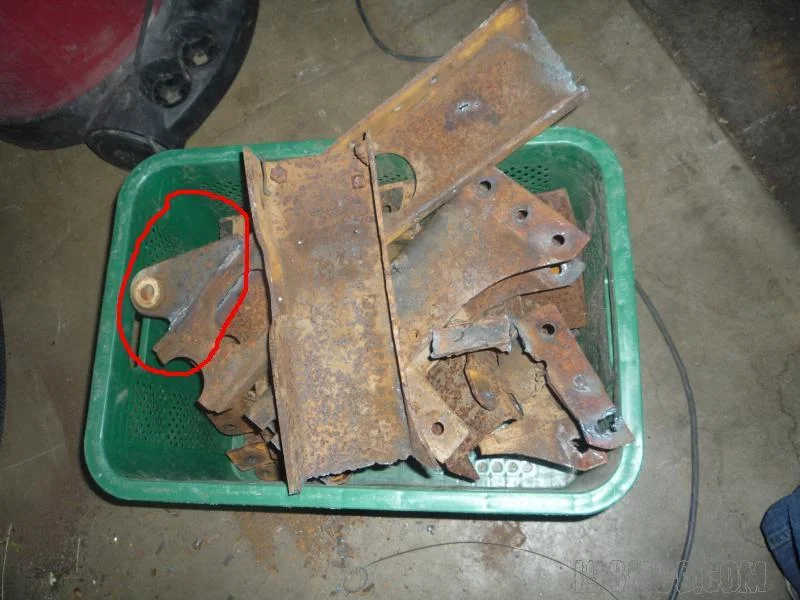 shackles (Medium).webp