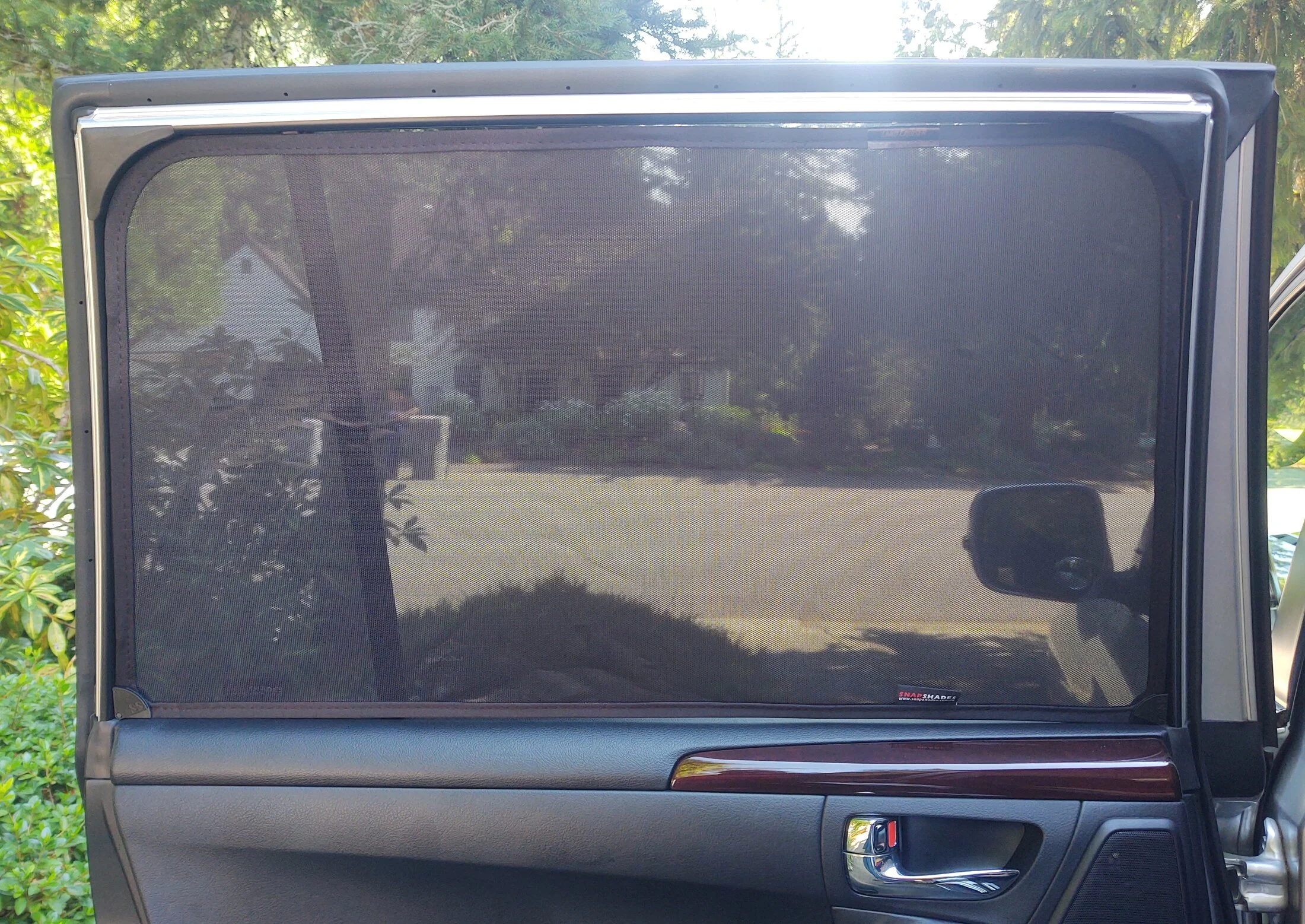 Shades - SnapShades rear window shades - pic02.webp