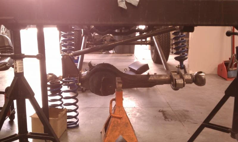 Shock Hoops front view with panhard full droop.webp
