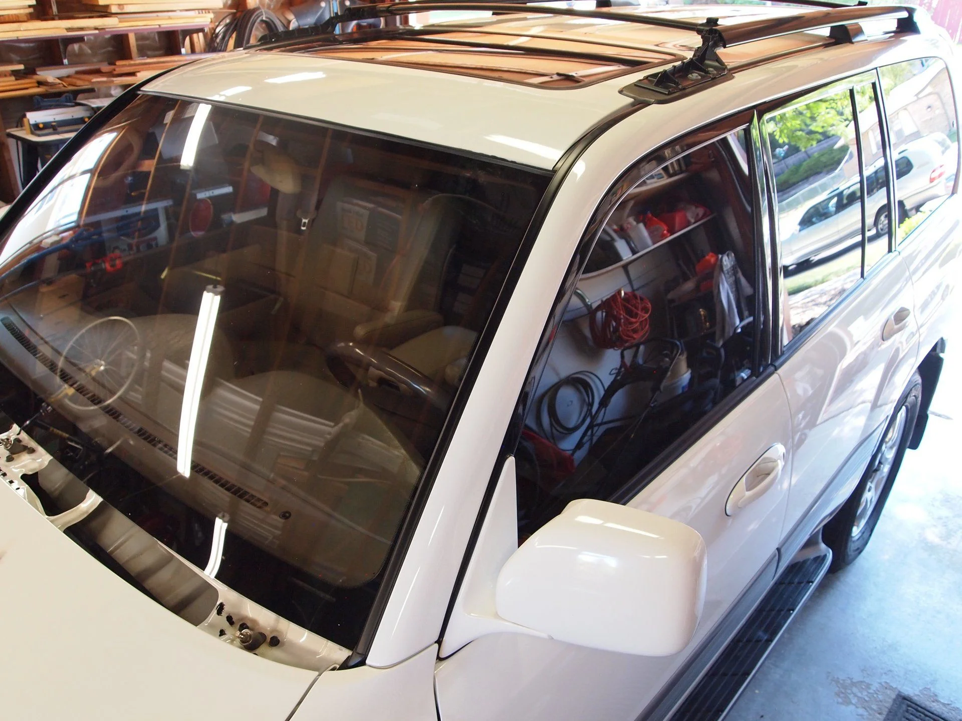 Side molding Windshield DS (2).webp