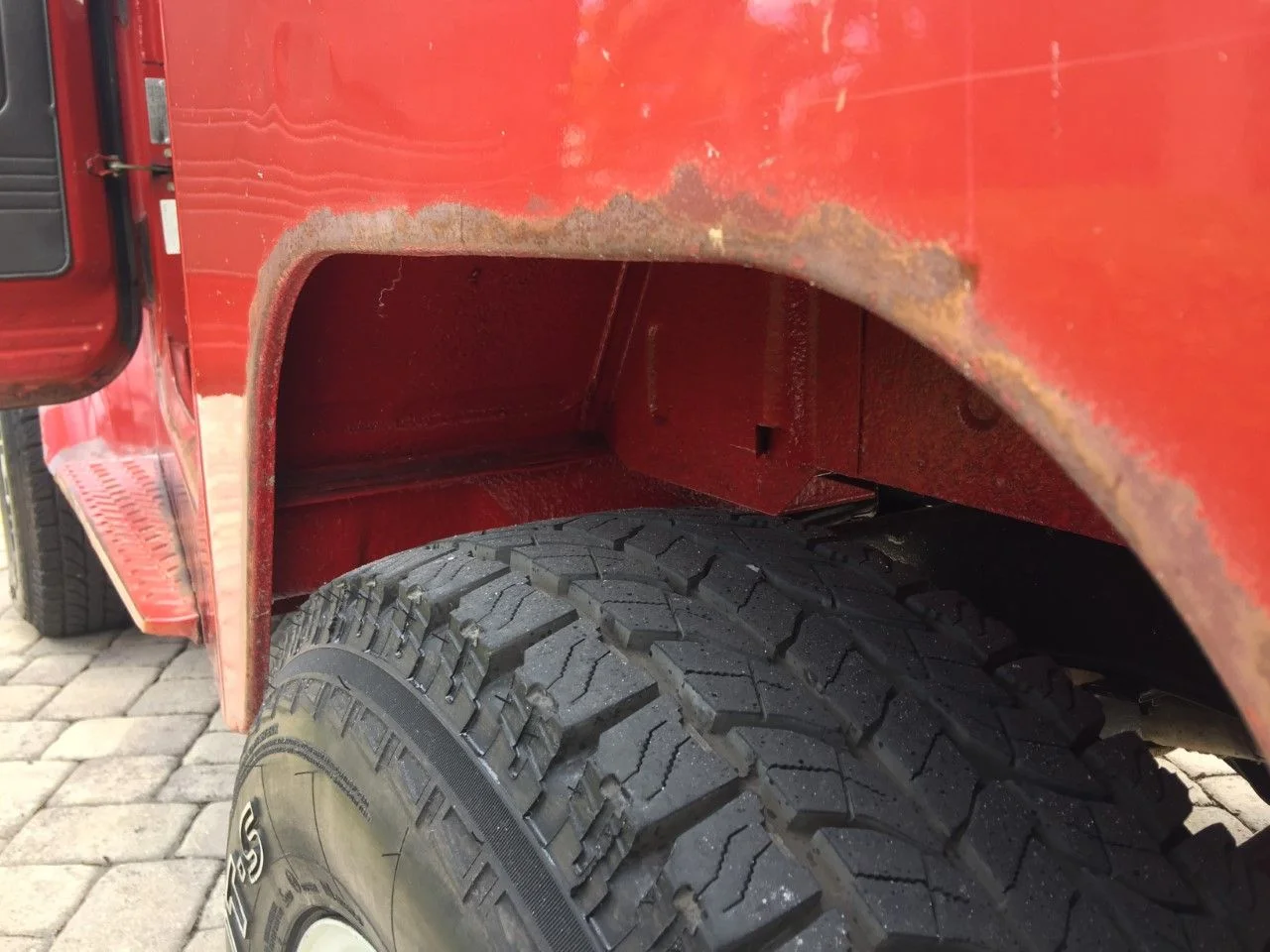 Solid driver wheelwell 2.webp