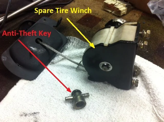 Spare Tire Winch LX470.webp
