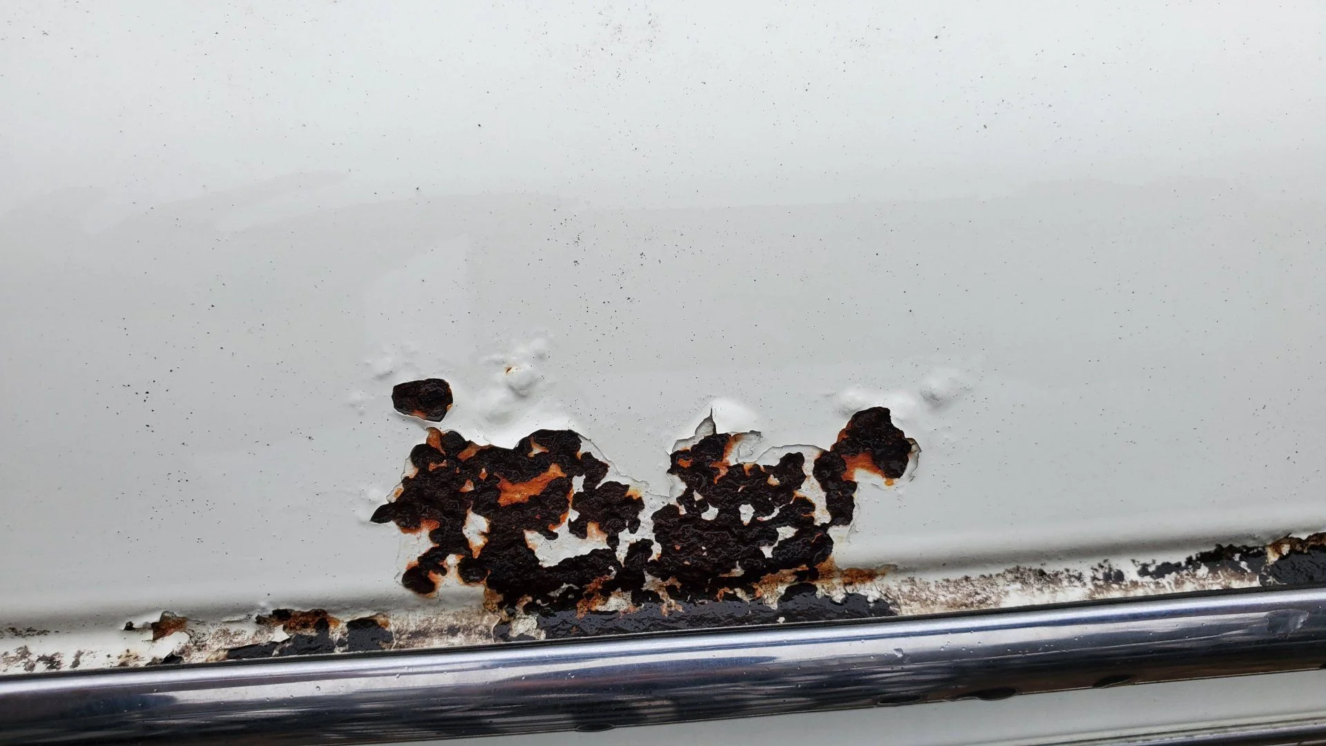 spotrustonraingutter.webp